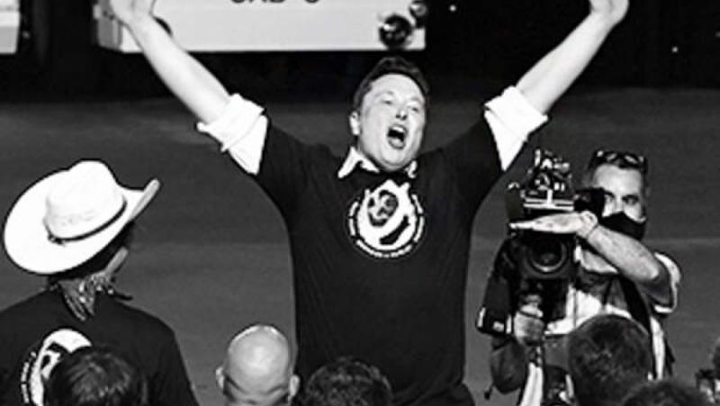 Конфликтът между Илън Мъск и либералния елит на САЩ придоби