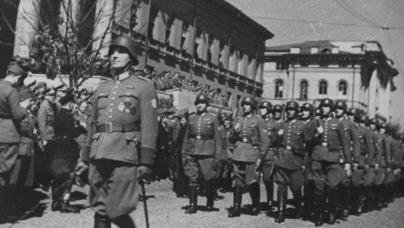 След като посещава окупирана Украйна през септември 1941 г., Хитлер