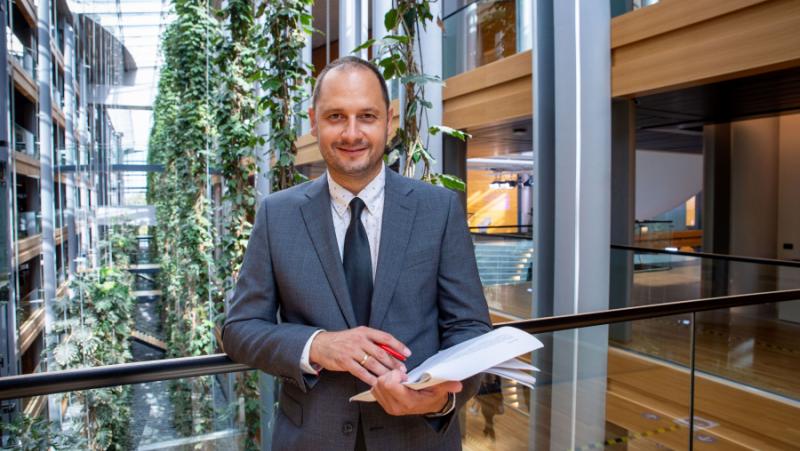 Дори премиерът Кирил Петков да има огромно желание да вдигне