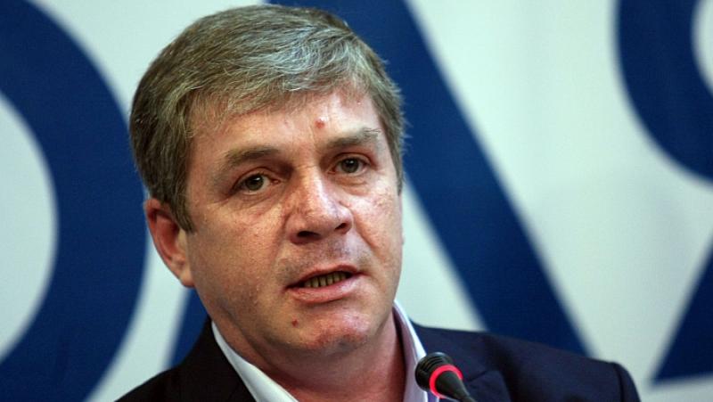 Изглежда, че при вас понятието ВЪЗПИТАНИЕ не съществува. Убеден съм,