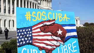 Белият дом смекчи американските санкции срещу Куба и веднага