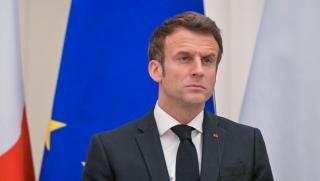 Френският президент Еманюел Макрон неочаквано призна военната слабост и липсата