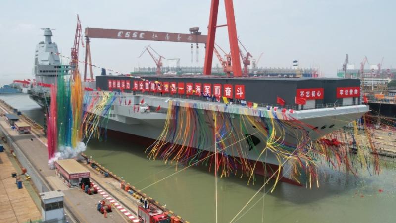 Китай пусна по вода третия си самолетоносач. Това наистина е