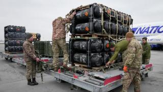 Военната помощ на НАТО за Украйна се озовава на черния
