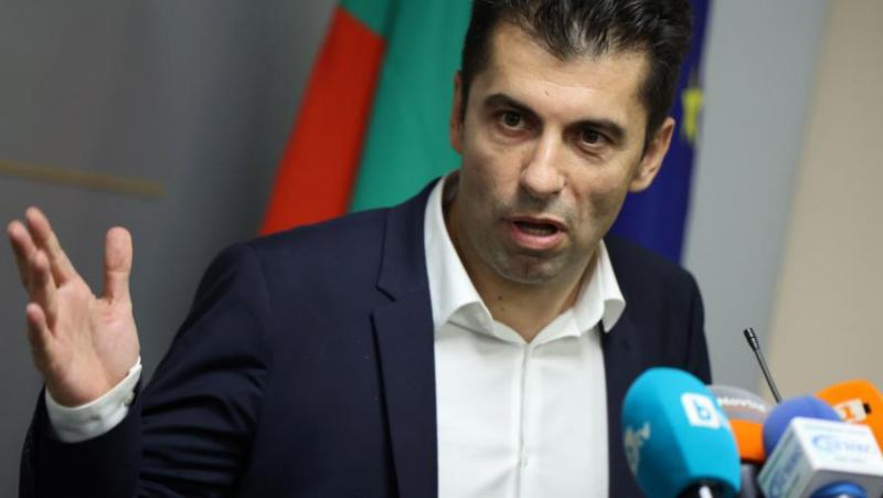 Шумните оставки на премиерите на Великобритания и България Борис Джонсън