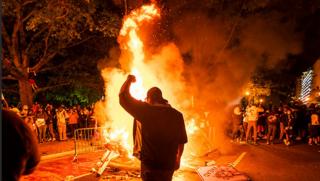 Съединените щати започват да берат кървавите плодове от отношението си