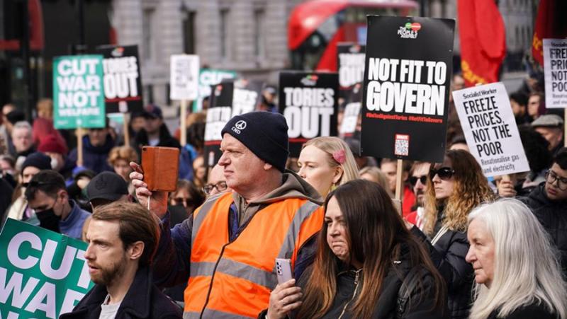 Европа беше пометена от масови протести. Хората са недоволни от
