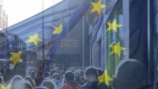 Гледайки всеки ден нарастващите протести в страните от ЕС и