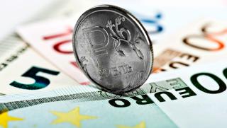 Експерти за перспективите пред валутата родена от Европа Еврото губи позиции
