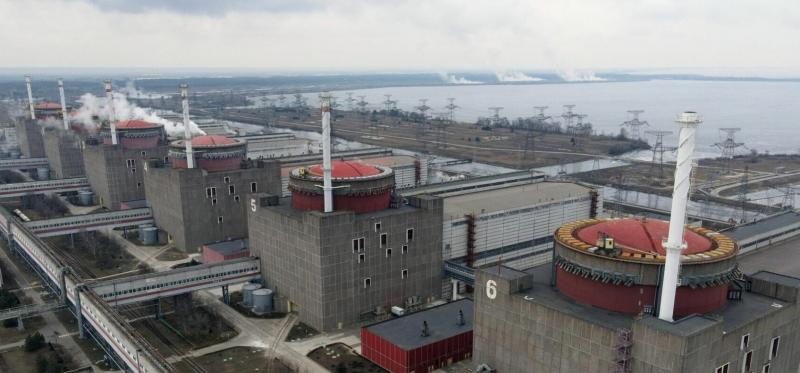 От петък въоръжените сили на Украйна обстрелваха най-голямата атомна електроцентрала