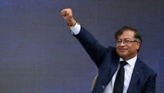 Новоизбраният президент на Колумбия Густаво Петро официално встъпи в длъжност