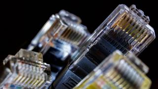 Интернет създаден като територия за свободен обмен на информация се