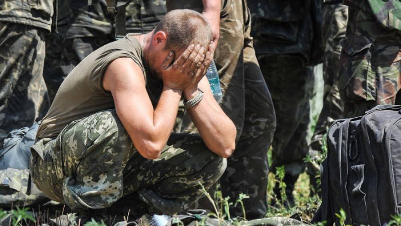 Украински войници масово бягат от фронтовата линия след обстрел, благодарение