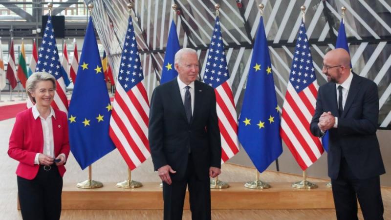 Не забелязват как заключват в пашкул себе си, а не