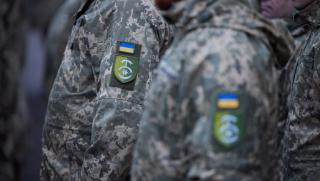 По целия свят дипломатическите мисии на Украйна активно мобилизират собствените