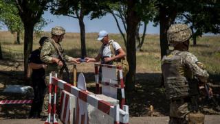 На уебсайта на Зеленски се появяват десетки петиции с молби