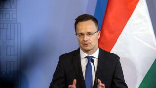 Унгарският външен министър Петер Сиярто заяви че санкциите наложени от