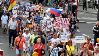 В Кьолн хората излязоха по улиците за да поискат отмяна