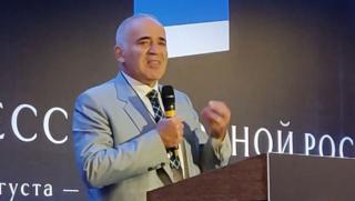 Некрасиво остаряващият Гари Каспаров говори за наближаващия пред Кремъл прелом