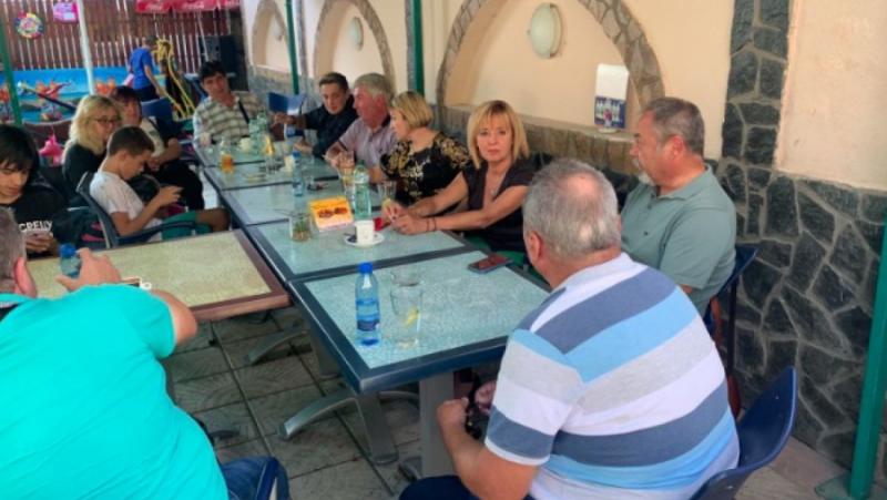 Колкото и да е готово някое правителство да слугува, няма