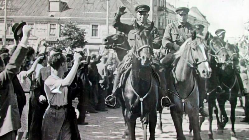 На Сталин трябва да се издигне паметник в Беларус за