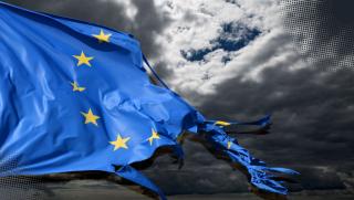 Походът на Европа в санкционния фарватер на САЩ удари нейния