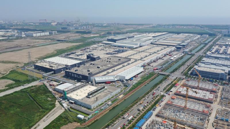 Гигафабриката“ на американския производител на автомобили Тесла в Шанхай постигна