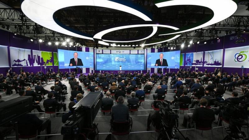 За следващия пакет от антируски санкции.Миналата сряда форумът на Руската