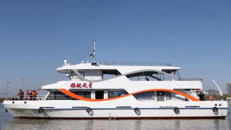 На 15 октомври Китай пусна първия си електрически речен кораб