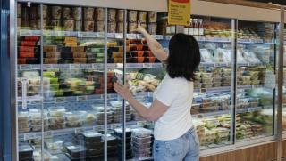 Чужденци бяха изненадани от цените в руски супермаркет след осем