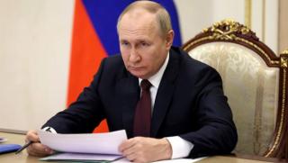 Руският президент Владимир Путин одобри с указ Основите на държавната