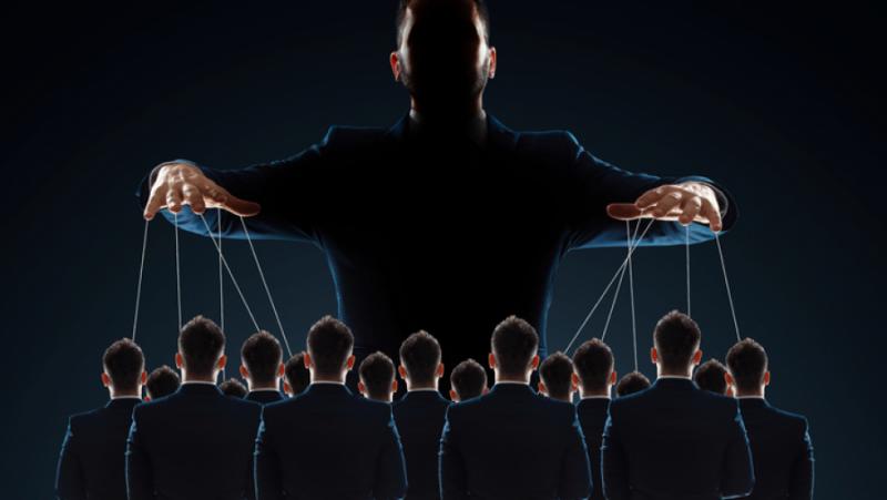 Нашият противник се повтаря и отново се опитва да реализира