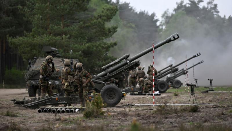 ЕС/НАТО подготвят програма за бързо придвижване на войски и оборудване