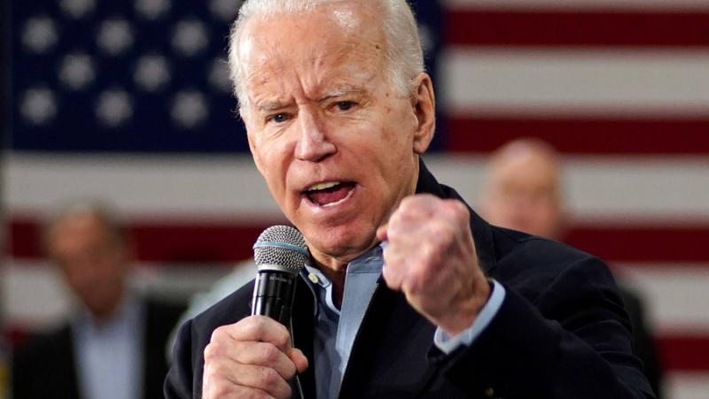 Администрацията на Байдън продължава да се разтърсва от скандали, които