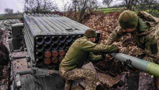 Западът настоява че в редиците на въоръжените сили на Украйна