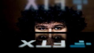 Днес в новините по целия свят грее Сам Банкман Фрийд