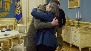 Западни емисари щъкат из Киев непрестанно Онзи ден заместник държавният секретар