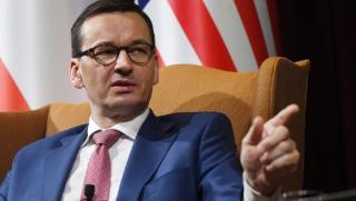 Полският премиер Матеуш Моравецки изрази възмущението си пред украинския премиер
