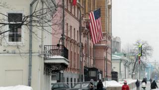 Официалните акаунти на посолството на САЩ в Москва в социалните