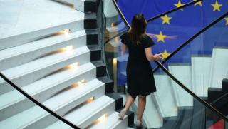 Европейският съюз продължава да бъде под натиск – отвътре и