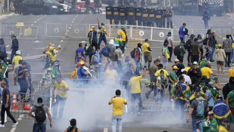 Хаотична сцена се разигра в Националния конгрес на Бразилия в