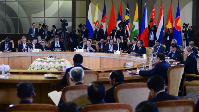 Медиите са съсредоточени върху това как се отнасят към събитията