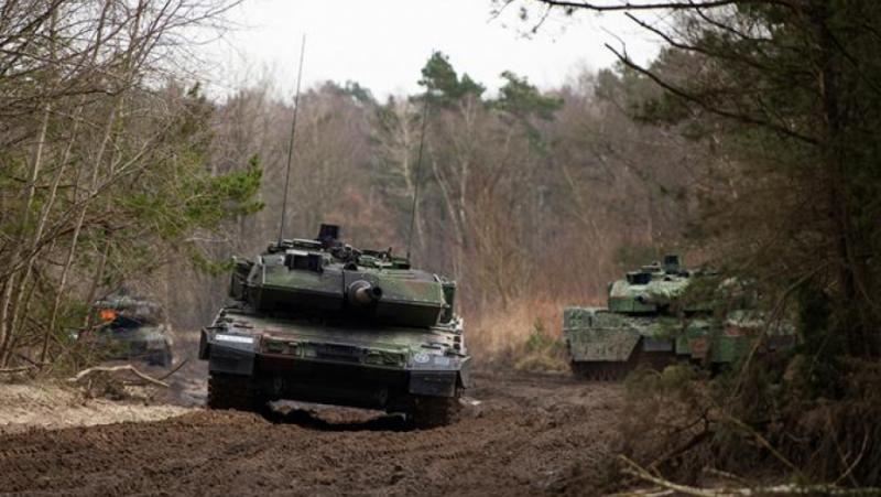Германия не изключва доставката на танкове Leopard за Украйна. Това