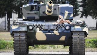 Полша обеща да дари танкове на Киев В същото време