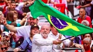 Животът в Бразилия развълнуван от последните масови демонстрации постепенно се