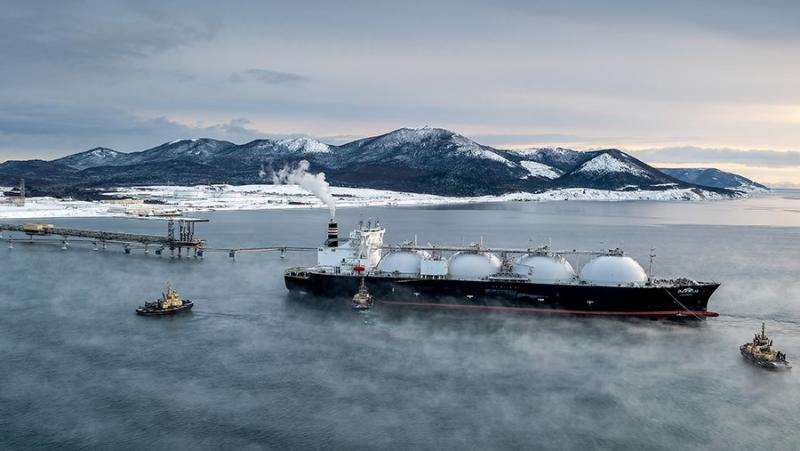 Въпреки санкциите Русия намери нов купувач за петрола и нефтопродуктите