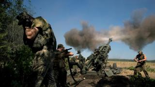 В настоящата ситуация Украйна не може да премине от отбрана