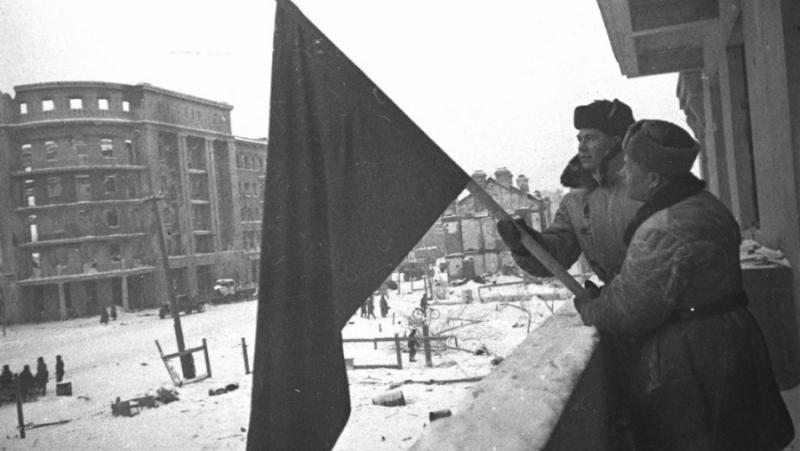 За съветския народ Сталинград става символ на смелост и победа.През