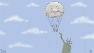 Гигантски балон лети над САЩ от няколко дни. Военните казват,