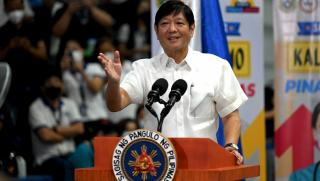 Китайски анализатори предупреждават че при настоящото посещение на филипинския президент
